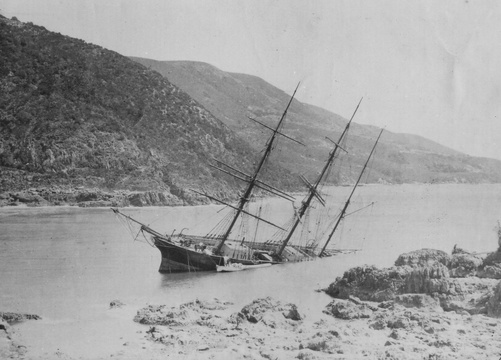 ss Paquita, wrecked at the Knysna Heads, 18 October, 1903